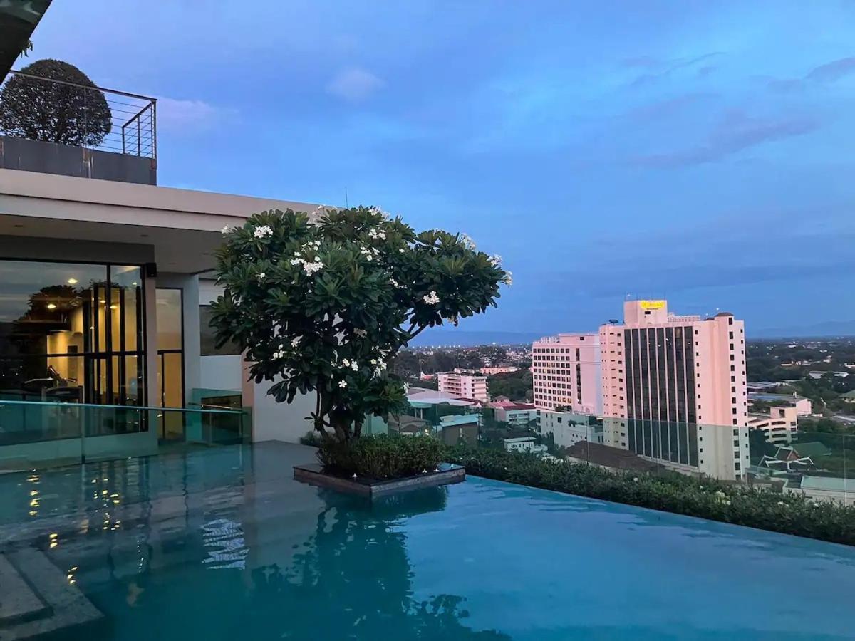 Apartamento The Astra Luxury In Town Chiang Mai